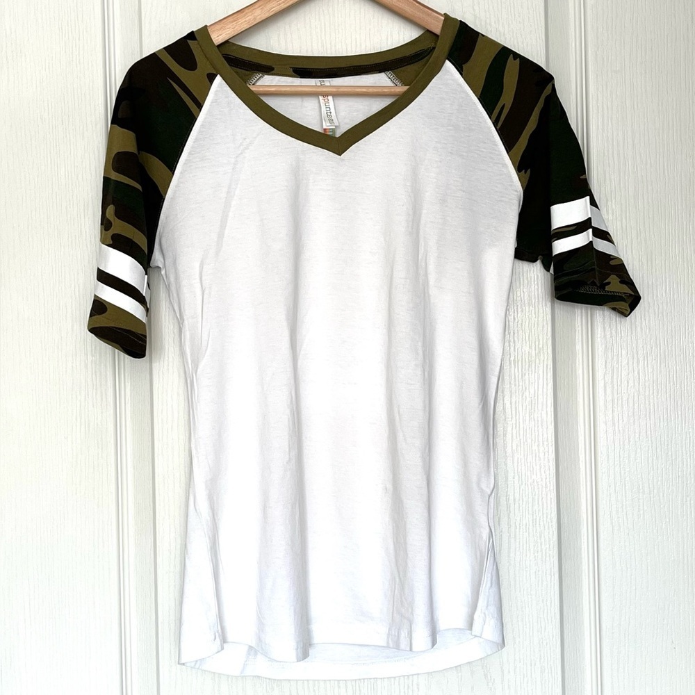 Authentic T-Shirt Company ATC White V-Neck Camo Sleeves Size M Military Raglan